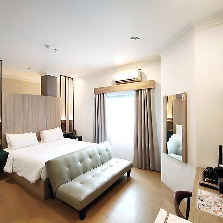 Royal Park Hotel Samarinda Exteriör bild