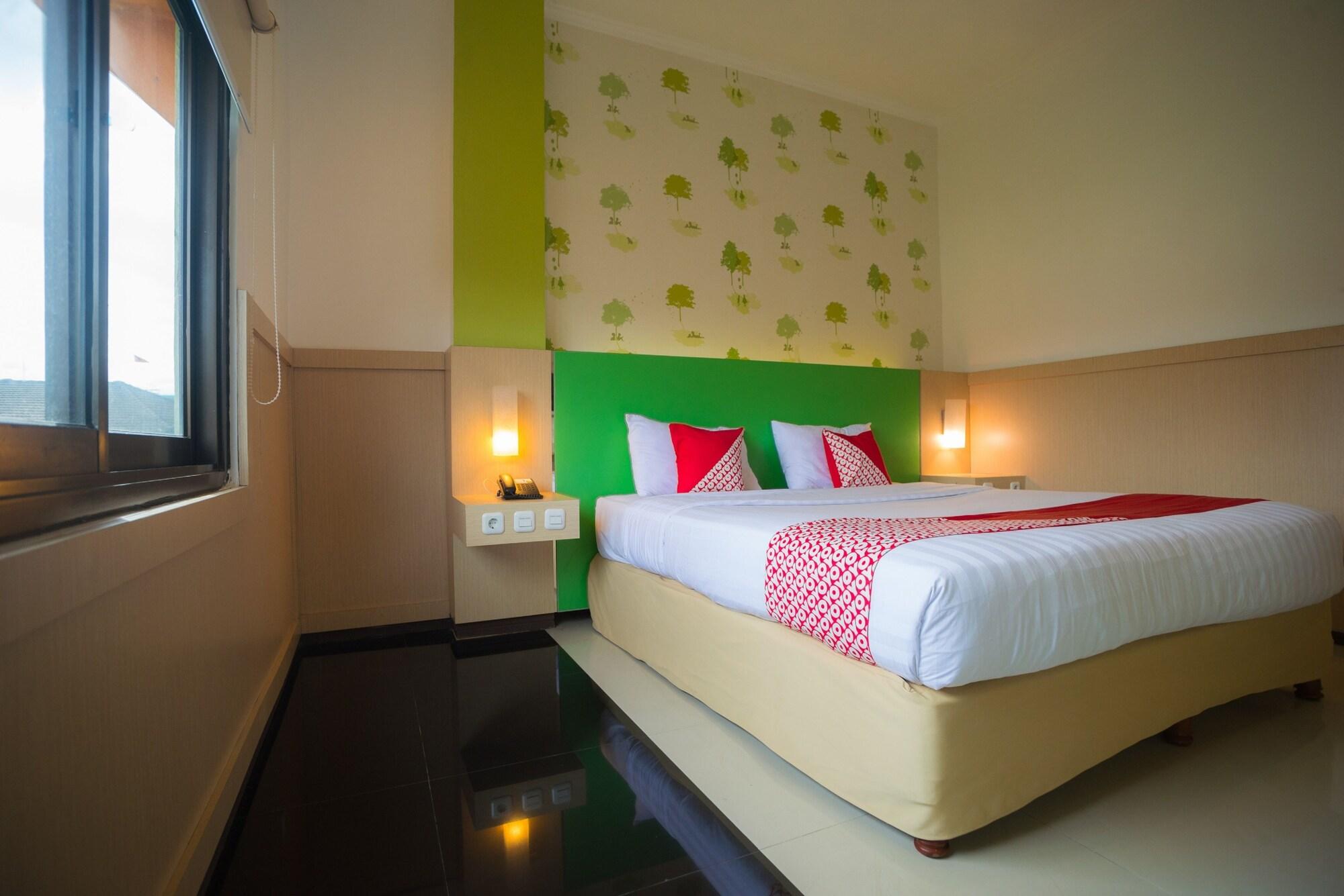 Royal Park Hotel Samarinda Exteriör bild