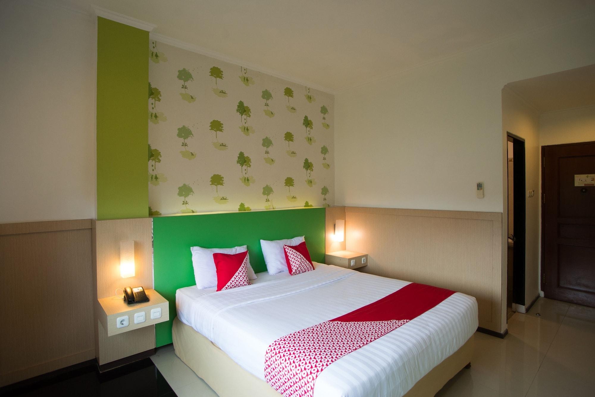 Royal Park Hotel Samarinda Exteriör bild