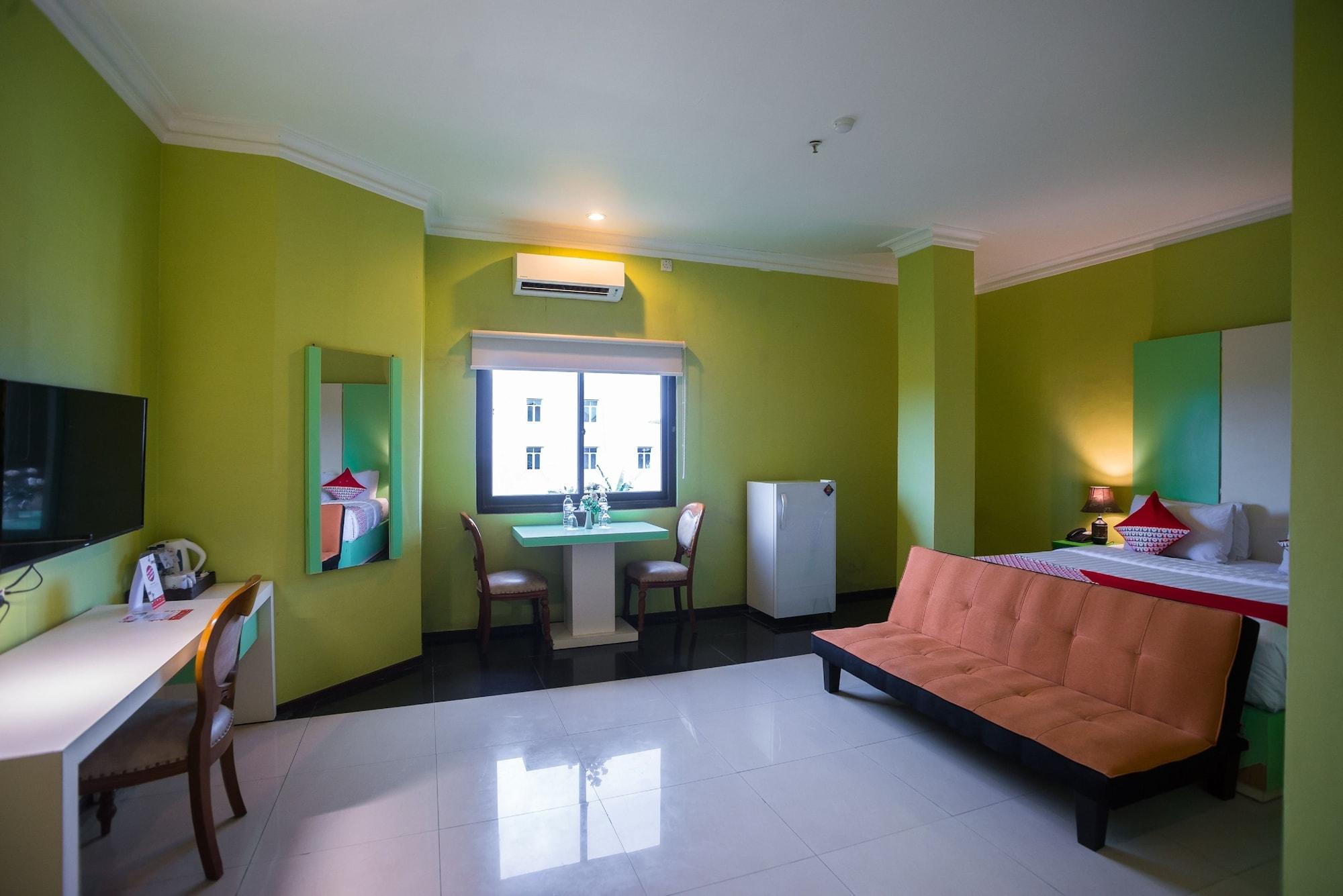 Royal Park Hotel Samarinda Exteriör bild