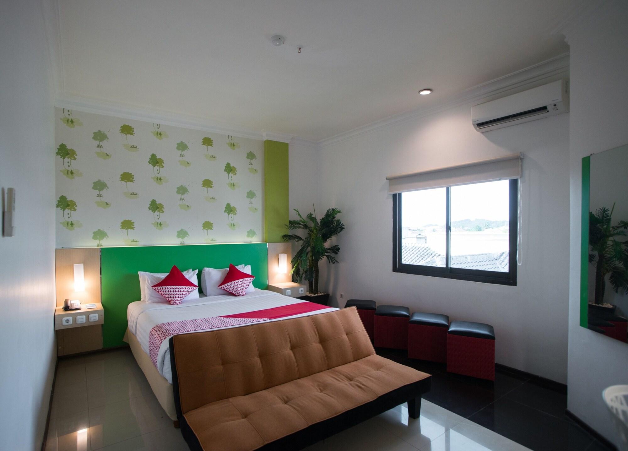 Royal Park Hotel Samarinda Exteriör bild