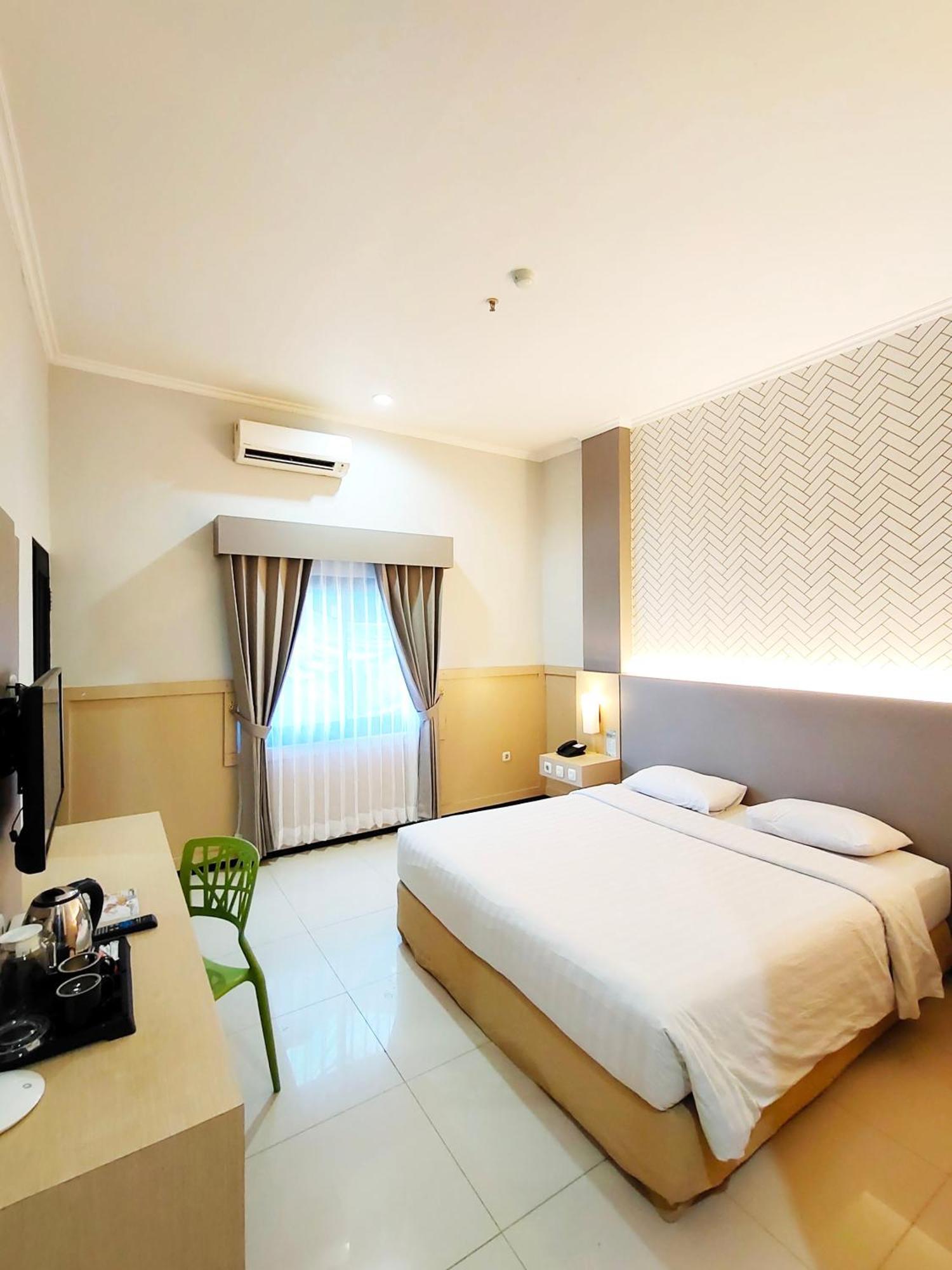 Royal Park Hotel Samarinda Exteriör bild