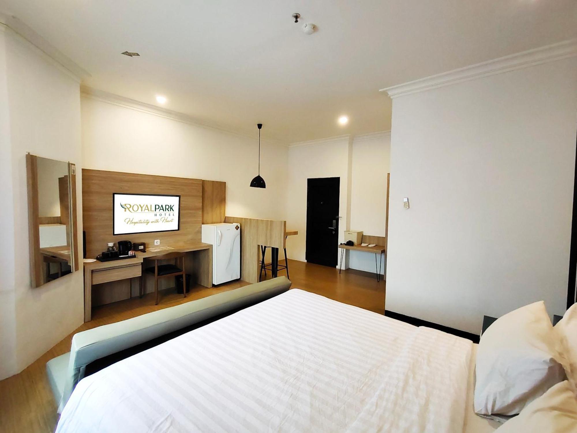 Royal Park Hotel Samarinda Exteriör bild