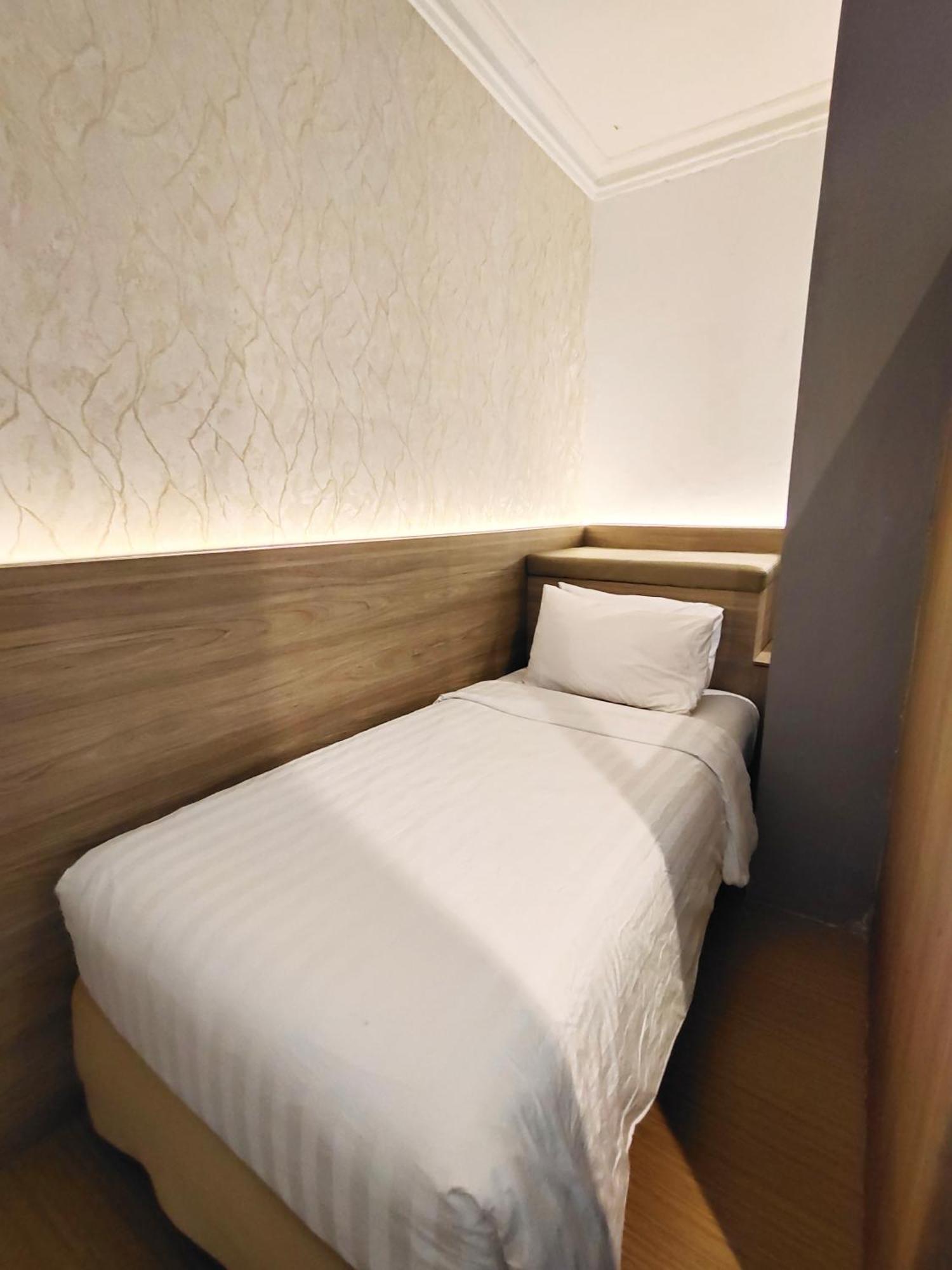 Royal Park Hotel Samarinda Exteriör bild