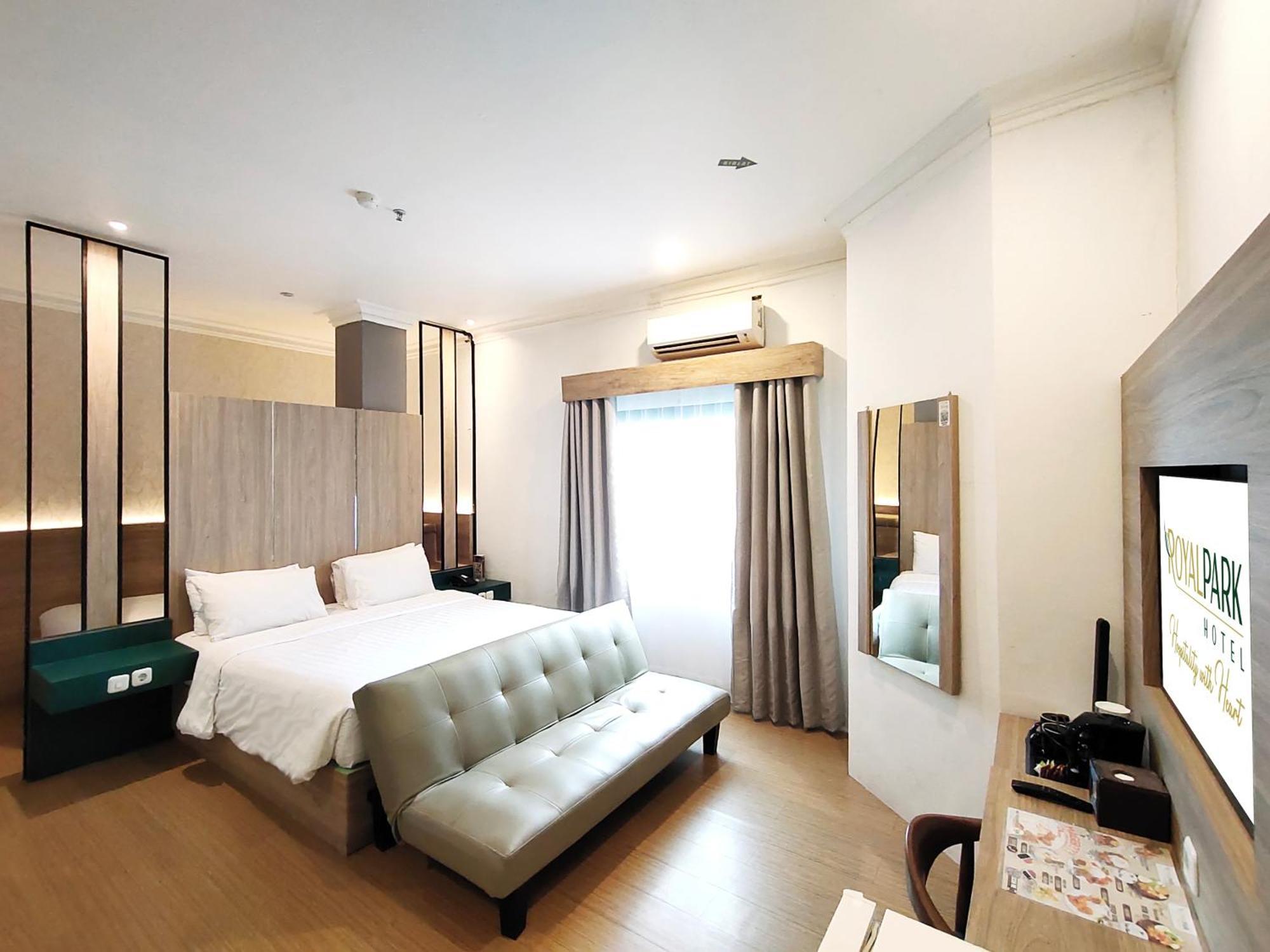 Royal Park Hotel Samarinda Exteriör bild