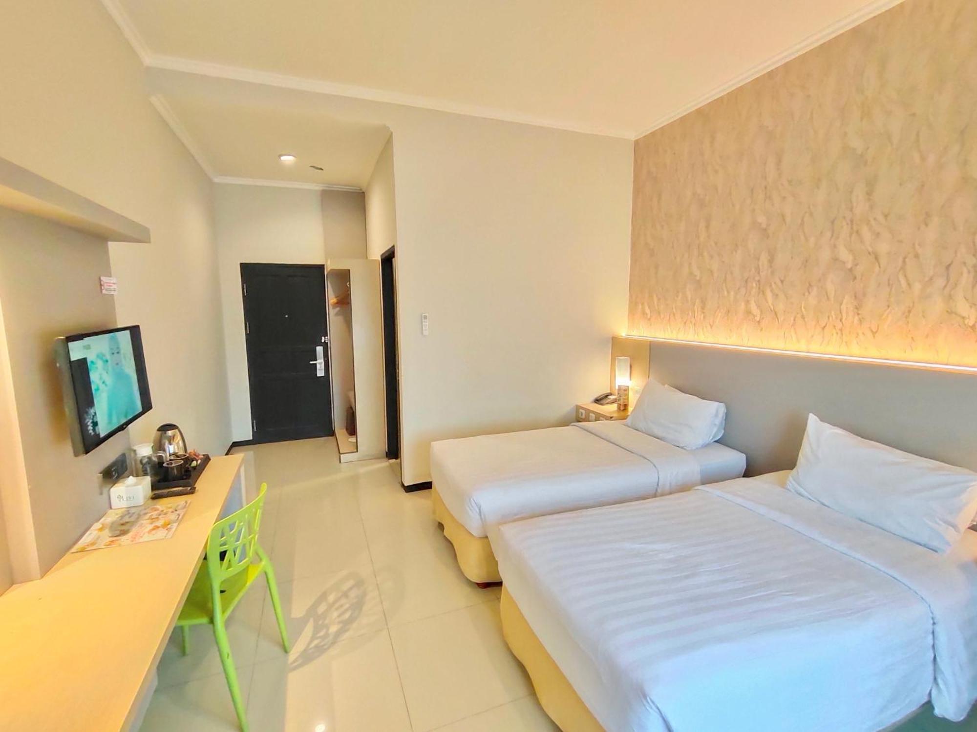 Royal Park Hotel Samarinda Exteriör bild