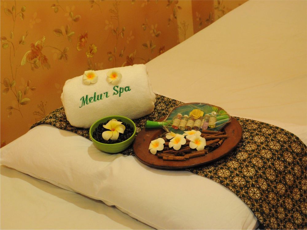 Royal Park Hotel Samarinda Exteriör bild